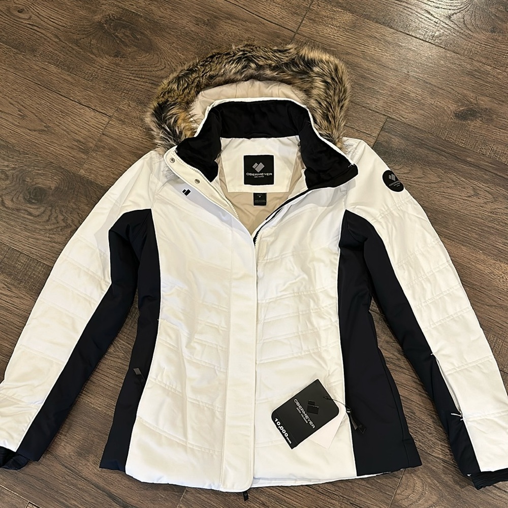 Obermeyer Tuscany II insulated ski jacket.